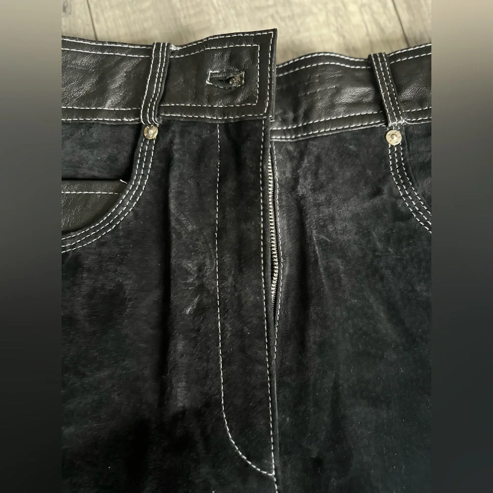 NWT Vintage Wilsons Leather Beyond Leather Black Leather & Suede Shorts - Picture 9 of 13